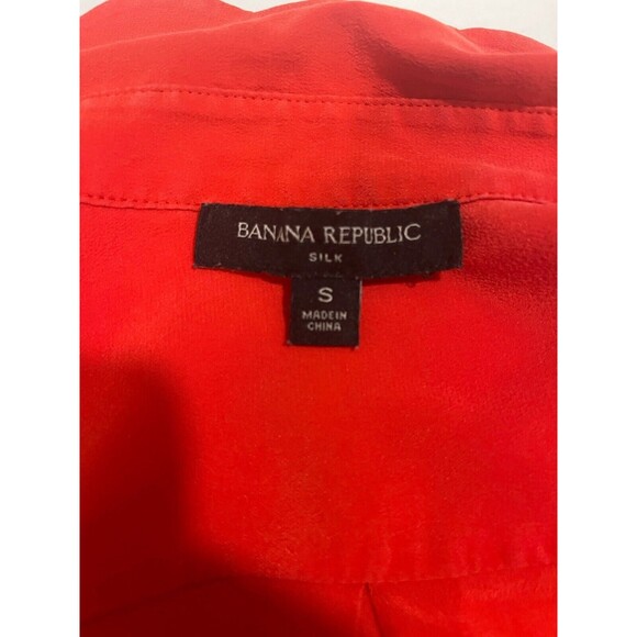 Banana Republic Women’s Red Silk Button Up Sz Small Luxury Classic Preppy Classy - Picture 4 of 9